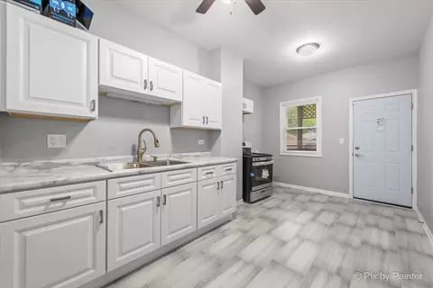 Entry Way - 6802 S Champlain Ave, Chicago, IL 60637 photo 1 of 12