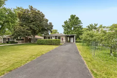 Exterior - 220 Voltz Rd, Northbrook, IL 60062 photo 1 of 9