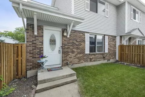 12 Scarlet Hawthorne Ct #12, Woodridge, IL 60517
