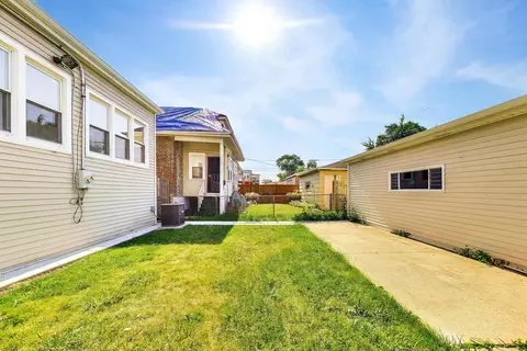 Exterior - 524 E 90th St, Chicago, IL 60619 photo 6 of 9