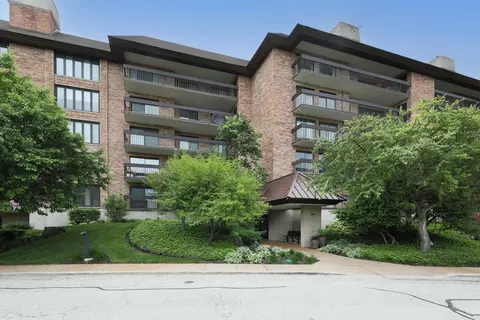 3801 Mission Hills Rd #503, Northbrook, IL 60062