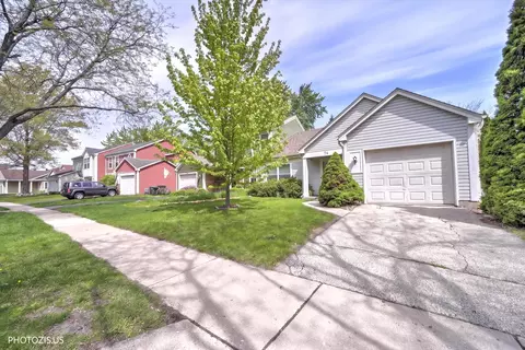 74 Bedford Rd, Mundelein, IL 60060