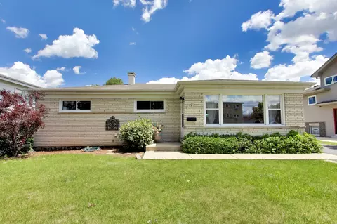 1081 Wilson Dr, Des Plaines, IL 60016