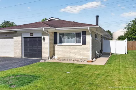 188 Paramount Dr, Wood Dale, IL 60191