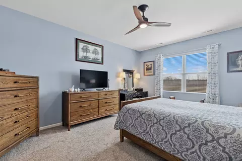 Bedroom - 2956 Harnish Dr, Algonquin, IL 60102 photo 2 of 2