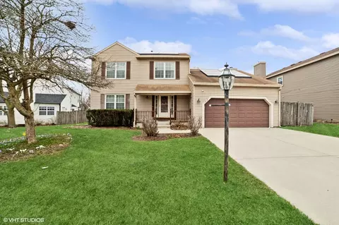 18 Ascot Ln, Streamwood, IL 60107