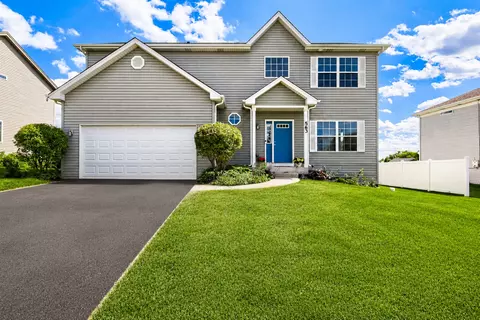 563 Camellia Ave, Aurora, IL 60505