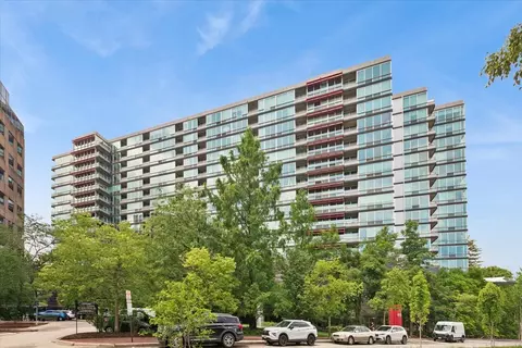 800 Elgin Rd #1412, Evanston, IL 60201