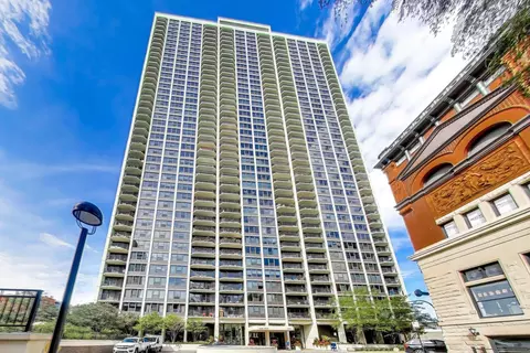 1560 N Sandburg Ter #315J, Chicago, IL 60610