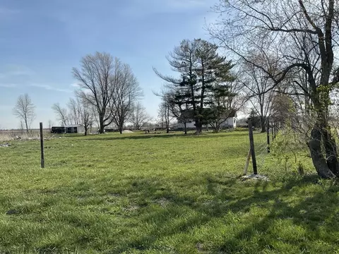 Exterior - 8809 E 3100 North Rd, Potomac, IL 61865 photo 2 of 8