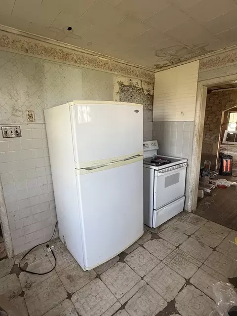 Kitchen - 8809 E 3100 North Rd, Potomac, IL 61865 photo 1 of 1