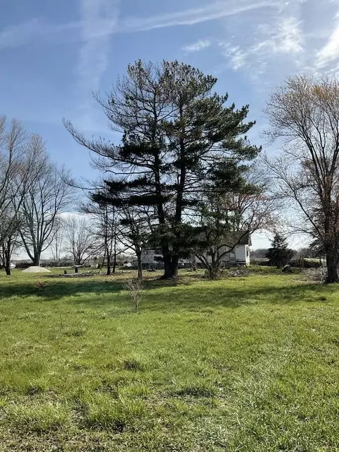 Exterior - 8809 E 3100 North Rd, Potomac, IL 61865 photo 5 of 8