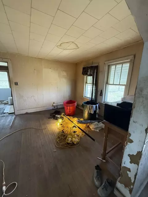 Living - 8809 E 3100 North Rd, Potomac, IL 61865 photo 1 of 2