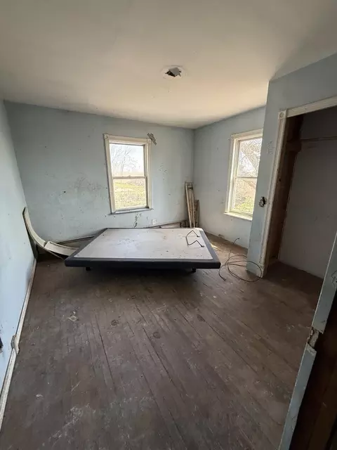 Bedroom - 8809 E 3100 North Rd, Potomac, IL 61865 photo 2 of 2