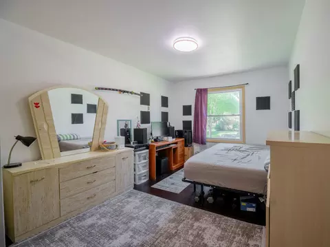 Bedroom - 1606 Wilson Ave, Wheaton, IL 60189 photo 2 of 4