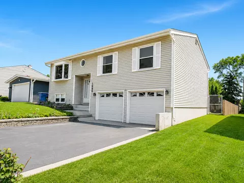 Exterior - 1606 Wilson Ave, Wheaton, IL 60189 photo 3 of 7