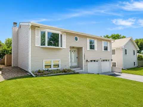 Exterior - 1606 Wilson Ave, Wheaton, IL 60189 photo 2 of 7