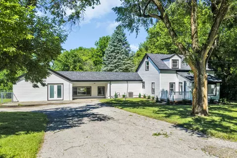 27283 W Nippersink Rd, Ingleside, IL 60041
