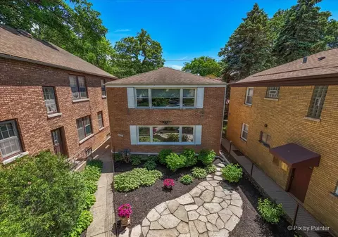 3046 Central St, Evanston, IL 60201