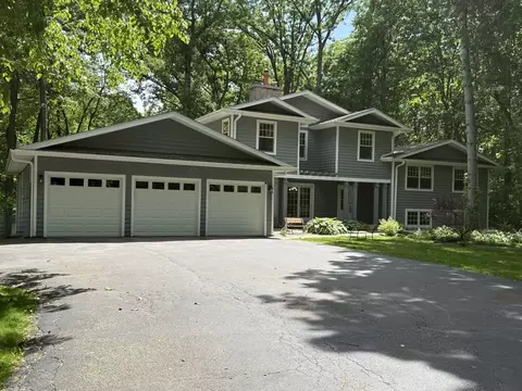 2841 Orange Brace Rd, Riverwoods, IL 60015