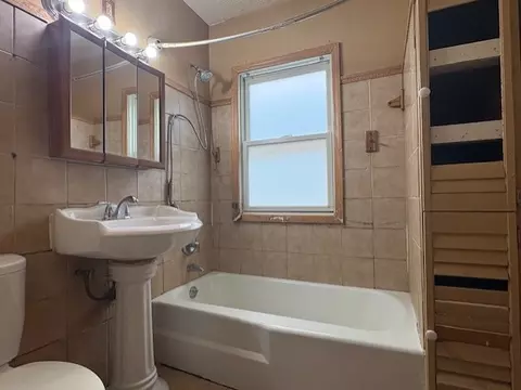 Bath - 826 Circle Ave, Forest Park, IL 60130 photo 1 of 2