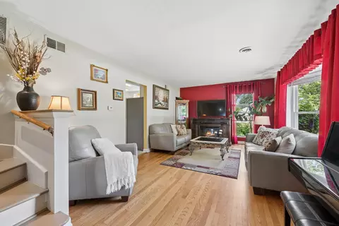 99 Fox Ln, Wheeling, IL 60090 photo 3