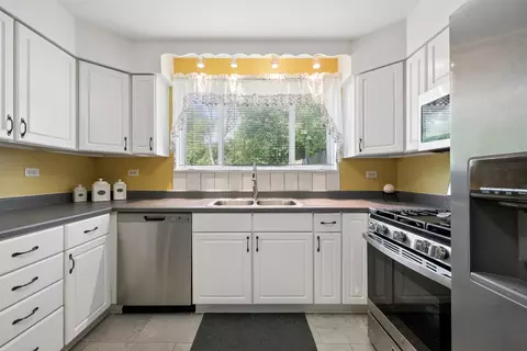 99 Fox Ln, Wheeling, IL 60090 photo 6