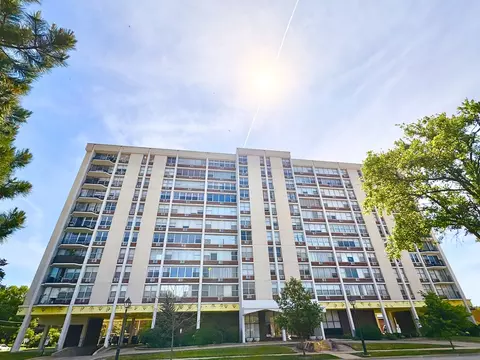 33 N Main St #6G, Lombard, IL 60148