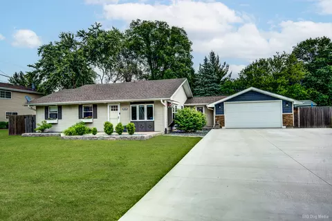 934 Ogden Rd, New Lenox, IL 60451