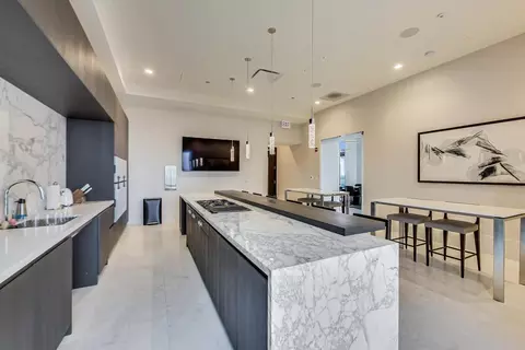 Kitchen - 363 E Wacker Dr #2709, Chicago, IL 60601 photo 4 of 5