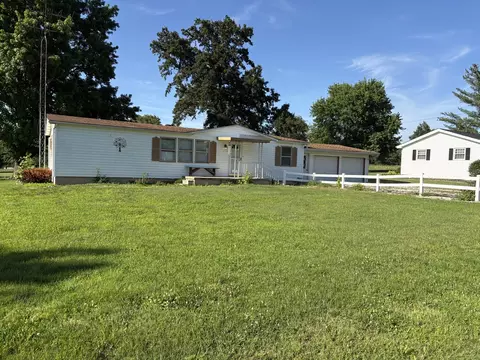 Exterior - 173 Greenview Rd, Centralia, IL 62801 photo 1 of 1