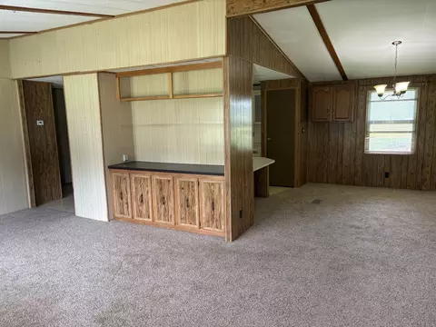 Living - 173 Greenview Rd, Centralia, IL 62801 photo 3 of 3