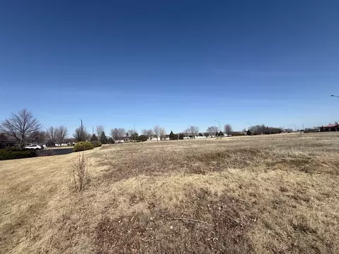 1900 Pierce Ct, Belvidere, IL 61008