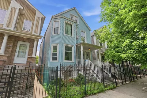 2915 N Dawson Ave, Chicago, IL 60618