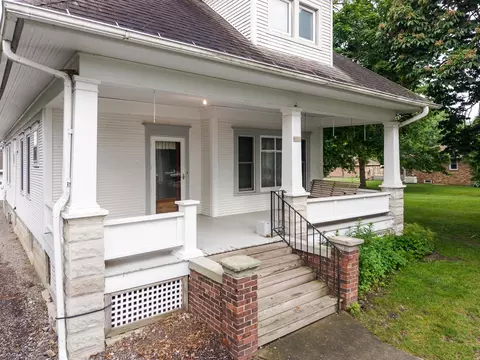 Exterior - 316 E Cleveland St, Cullom, IL 60929 photo 3 of 13