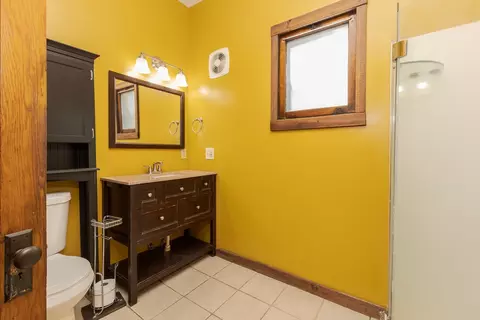 Bath - 316 E Cleveland St, Cullom, IL 60929 photo 1 of 2