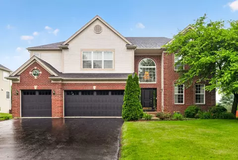 2560 Mc Duffee Cir, North Aurora, IL 60542
