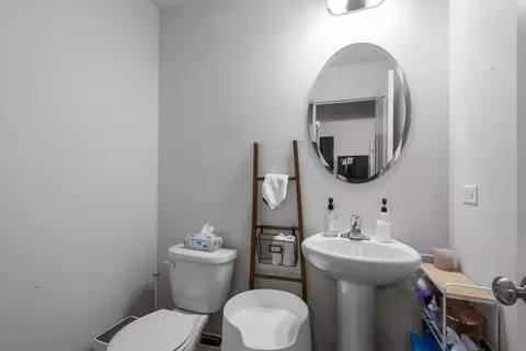 Bath - 3633 Hyde Park Ct, Elgin, IL 60124 photo 1 of 3