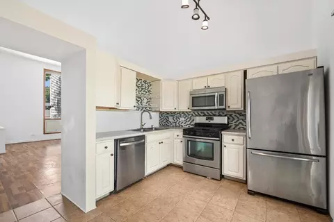 Kitchen - 363 Cedar Tree Ct #363, Hoffman Estates, IL 60169 photo 1 of 1