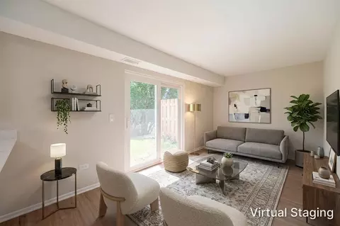 Living - 44 Willow Cir, Cary, IL 60013 photo 2 of 2