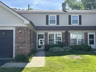 44 Willow Cir, Cary, IL 60013
