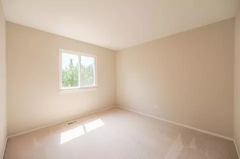 Bedroom - 44 Willow Cir, Cary, IL 60013 photo 2 of 3