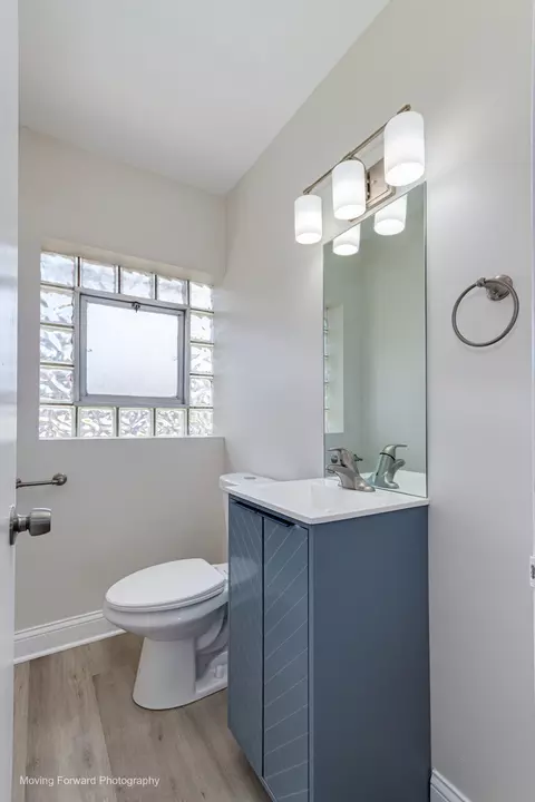 Bath - 1651 E 91st St, Chicago, IL 60617 photo 3 of 5