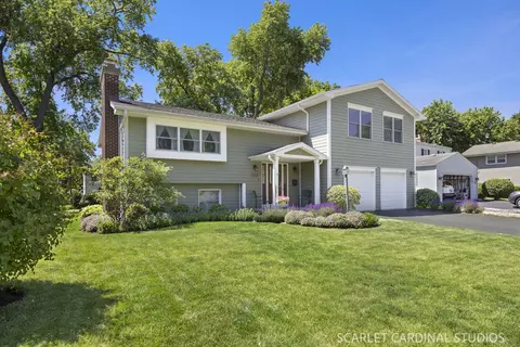 1518 Center Ave, Wheaton, IL 60189