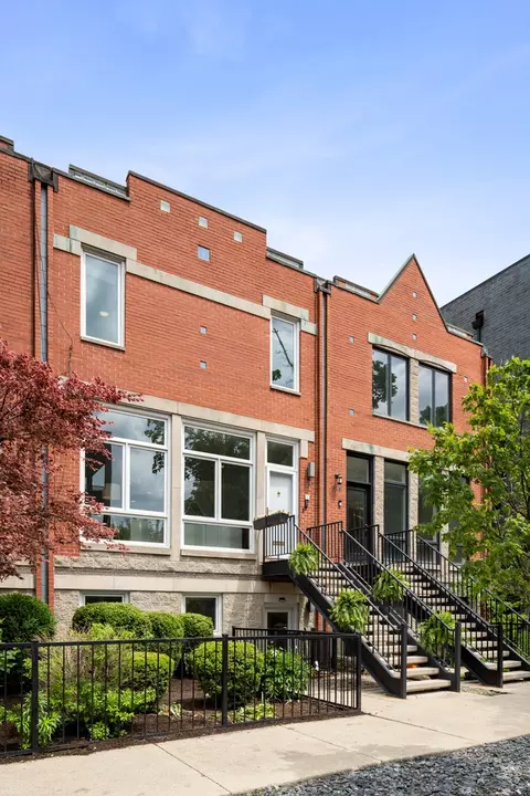 1350 W Wrightwood Ave, Chicago, IL 60614