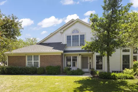 30 W069 Penny Ln, Warrenville, IL 60555
