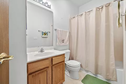 Bath - 13761 S Redbud Dr, Plainfield, IL 60544 photo 3 of 3