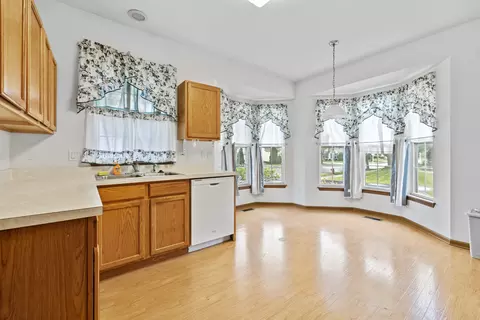 Kitchen - 13761 S Redbud Dr, Plainfield, IL 60544 photo 2 of 4