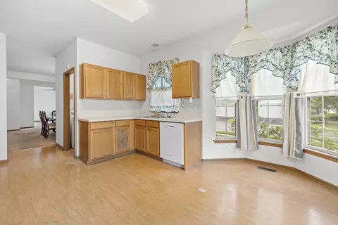 Kitchen - 13761 S Redbud Dr, Plainfield, IL 60544 photo 4 of 4