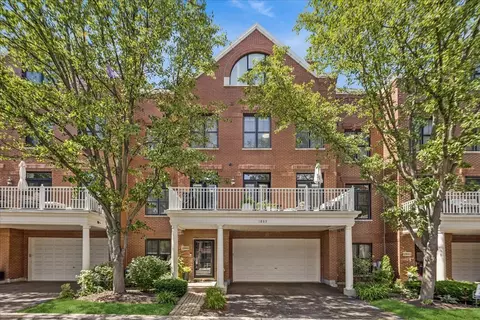 1863 Admiral Ct, Glenview, IL 60026